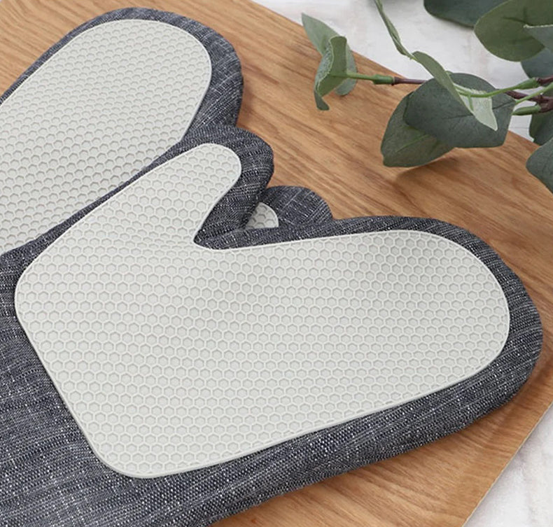A pair Oven Gloves Heat Resistant, Silicone Oven Mitts with Cotton Terrycloth Lining and Twill Silicone Non-Slip Surface for Cooking Baking Grilling BBQ Microwave Gauntlet
