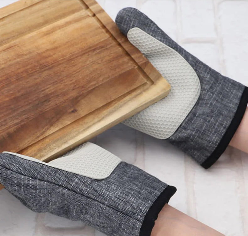 A pair Oven Gloves Heat Resistant, Silicone Oven Mitts with Cotton Terrycloth Lining and Twill Silicone Non-Slip Surface for Cooking Baking Grilling BBQ Microwave Gauntlet
